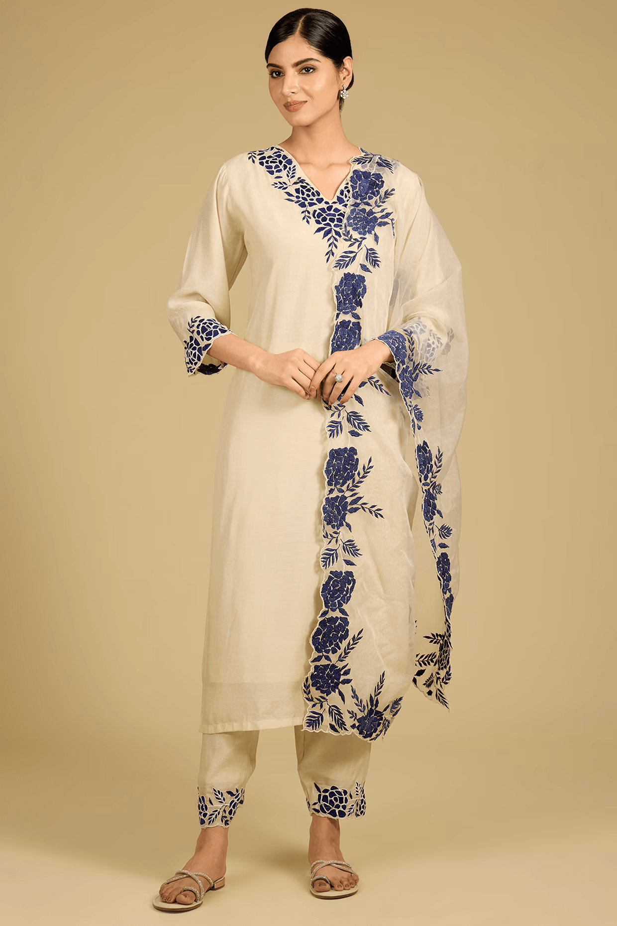 Off-White Cotton Chanderi Floral Applique Work Kurta Set